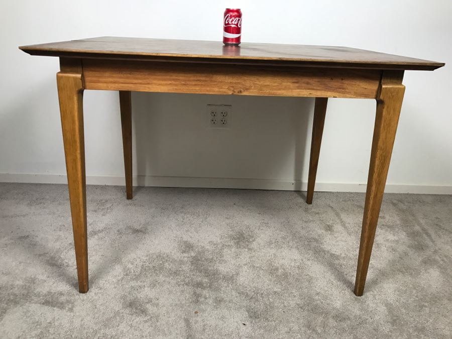 Modern Square Dining Table [Photo 3]