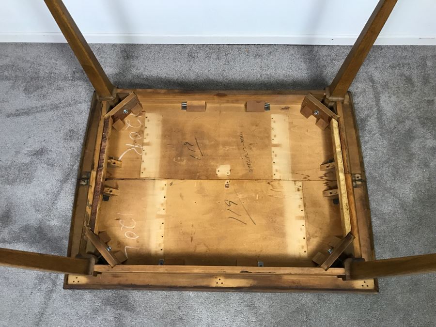 Modern Square Dining Table [Photo 10]