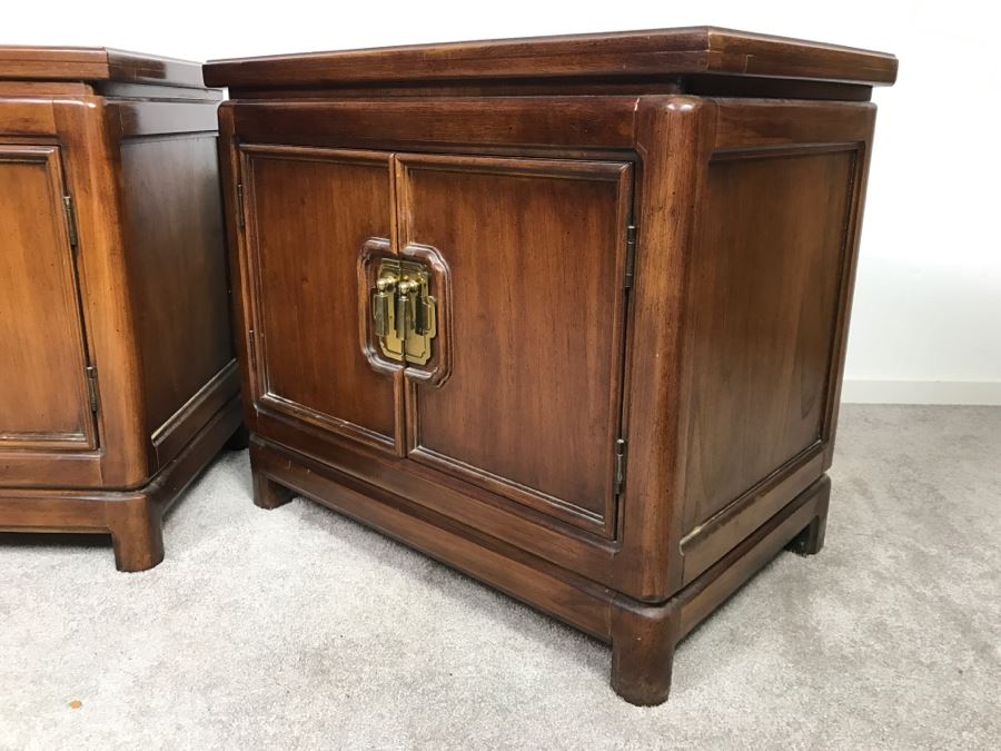 Pair Of Thomasville Chinoiserie Nightstands [Photo 11]