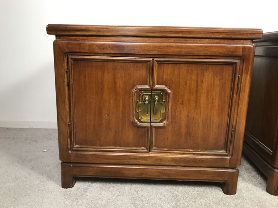 Pair Of Thomasville Chinoiserie Nightstands [Photo 3]