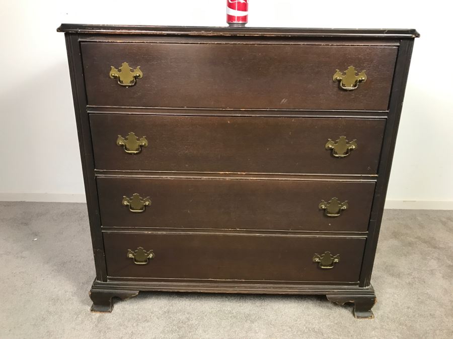 Vintage Mahogany Chest Of Drawers 4-Drawer Dresser - Note That One Leg Needs Repair