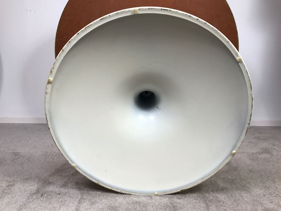 Unmarked Metal Tulip Base Round Table In Manner Of Eero Saarinen Knoll Tulip Table - Dimensions Coming - Client Was Interior Designer And Worked For Baker Furniture [Photo 13]