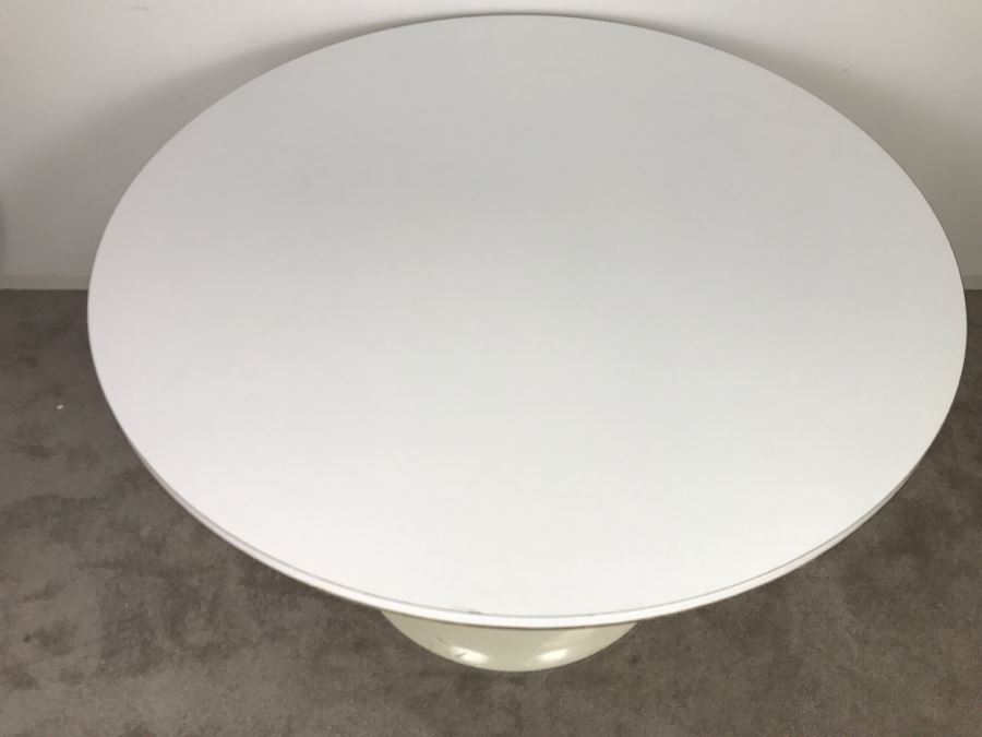 Unmarked Metal Tulip Base Round Table In Manner Of Eero Saarinen Knoll Tulip Table - Dimensions Coming - Client Was Interior Designer And Worked For Baker Furniture [Photo 10]