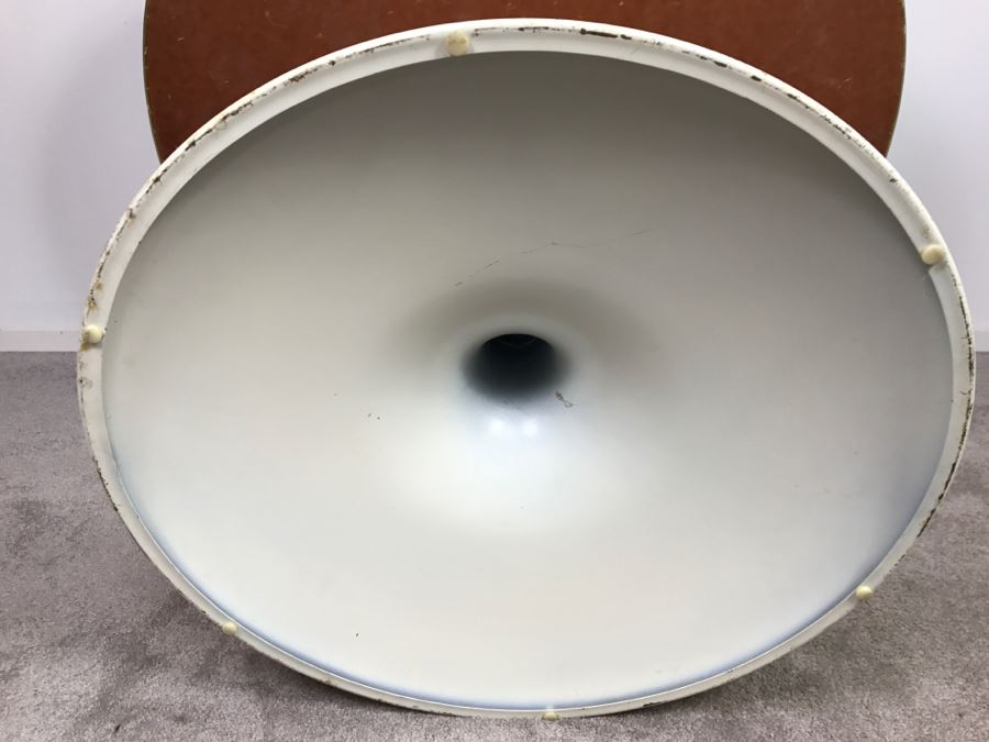 Unmarked Metal Tulip Base Round Table In Manner Of Eero Saarinen Knoll Tulip Table - Dimensions Coming - Client Was Interior Designer And Worked For Baker Furniture [Photo 15]