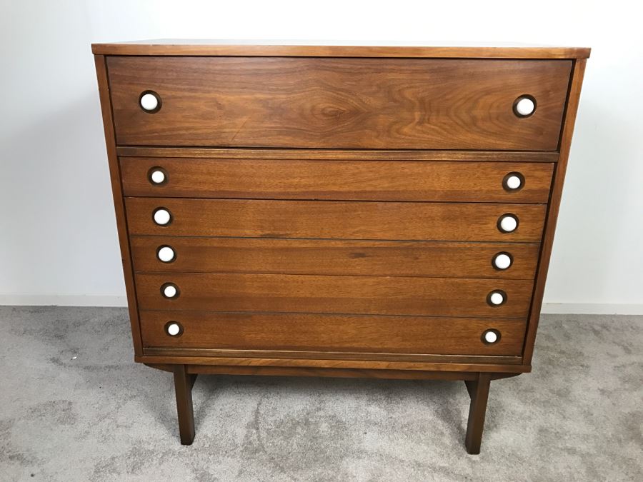Mid-Century Modern Chest Of Drawers 4-Drawer Dresser [Photo 2]