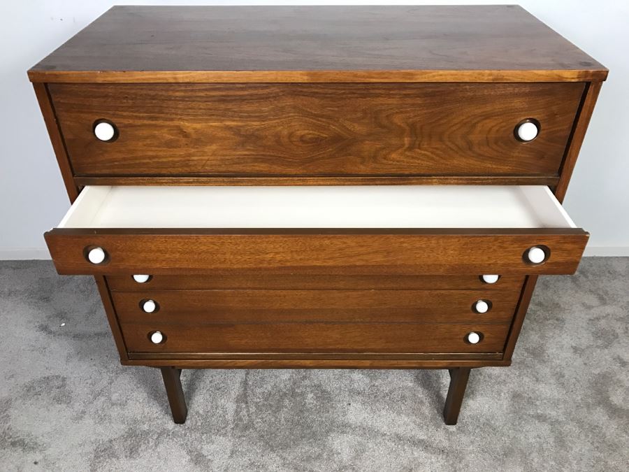 Mid-Century Modern Chest Of Drawers 4-Drawer Dresser [Photo 8]