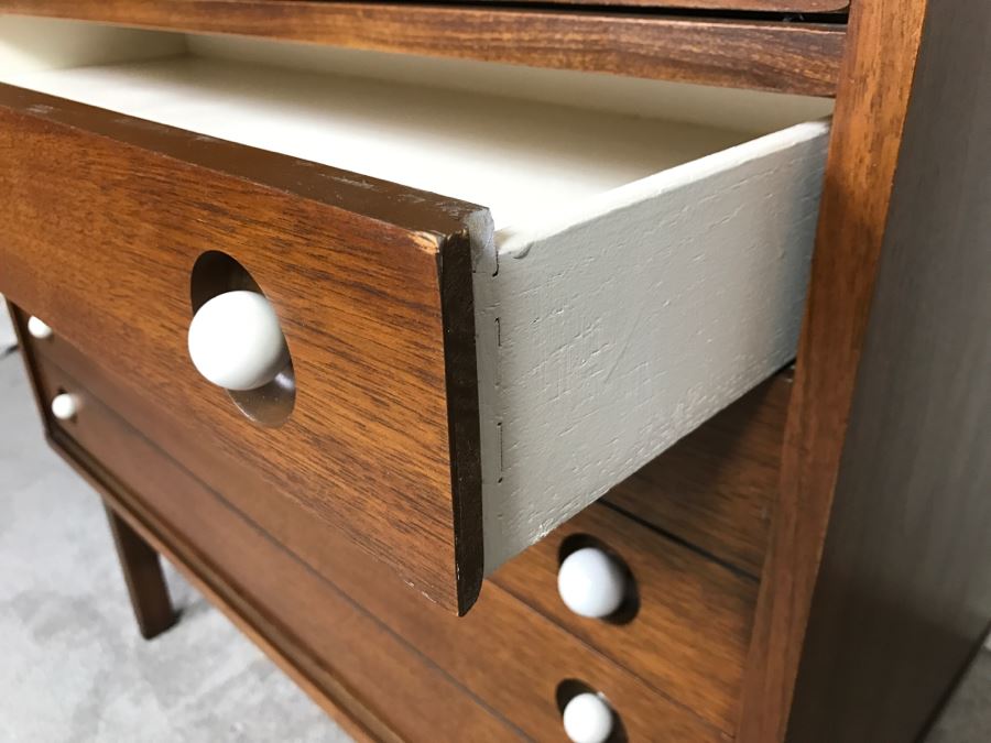 Mid-Century Modern Chest Of Drawers 4-Drawer Dresser [Photo 7]
