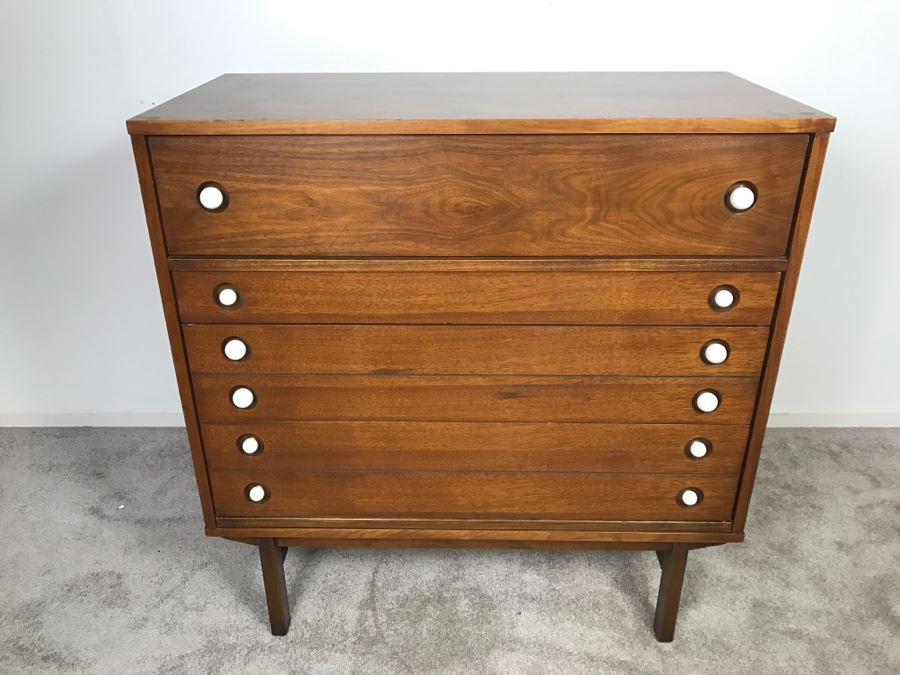 Mid-Century Modern Chest Of Drawers 4-Drawer Dresser [Photo 3]