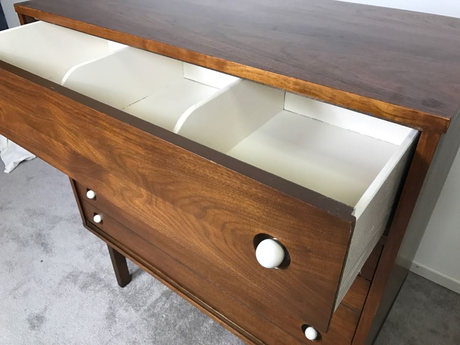 Mid-Century Modern Chest Of Drawers 4-Drawer Dresser [Photo 6]