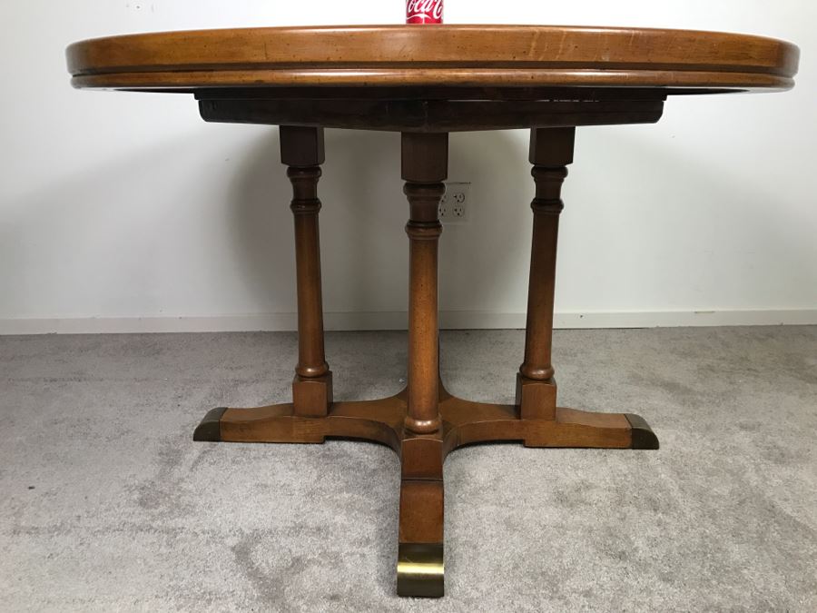 Round Pedestal Dining Table With Geometric Inlay Top [Photo 7]