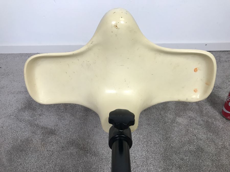 Mid-Century Modern Saddle High Back Fiberglass Chair Possibly Used As Chair For Posing Model [Photo 12]