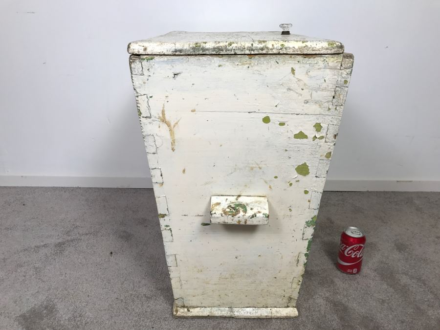 Shabby Chic Primitive Grain Potato Storage Box Tongue And Groove Construction Converted Into Clothes Hamper [Photo 11]