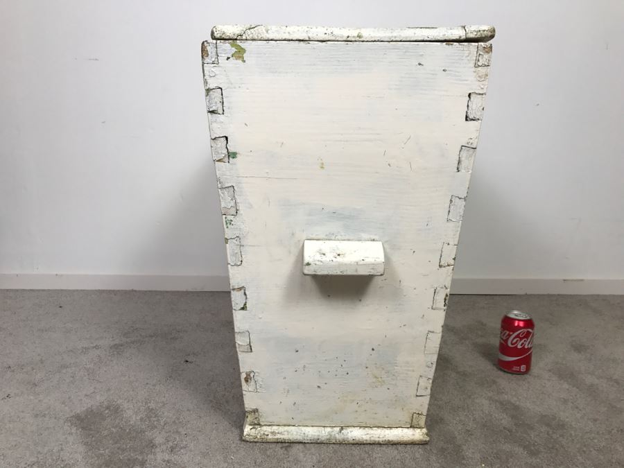 Shabby Chic Primitive Grain Potato Storage Box Tongue And Groove Construction Converted Into Clothes Hamper [Photo 6]