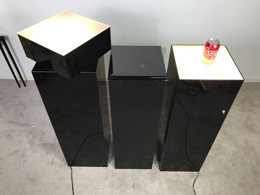 Set Of (3) Black Sculpture Pedestals - Two Light Up - One Swivels (Swiveling Pedestal Has Crack In Side Of Top) [Photo 10]