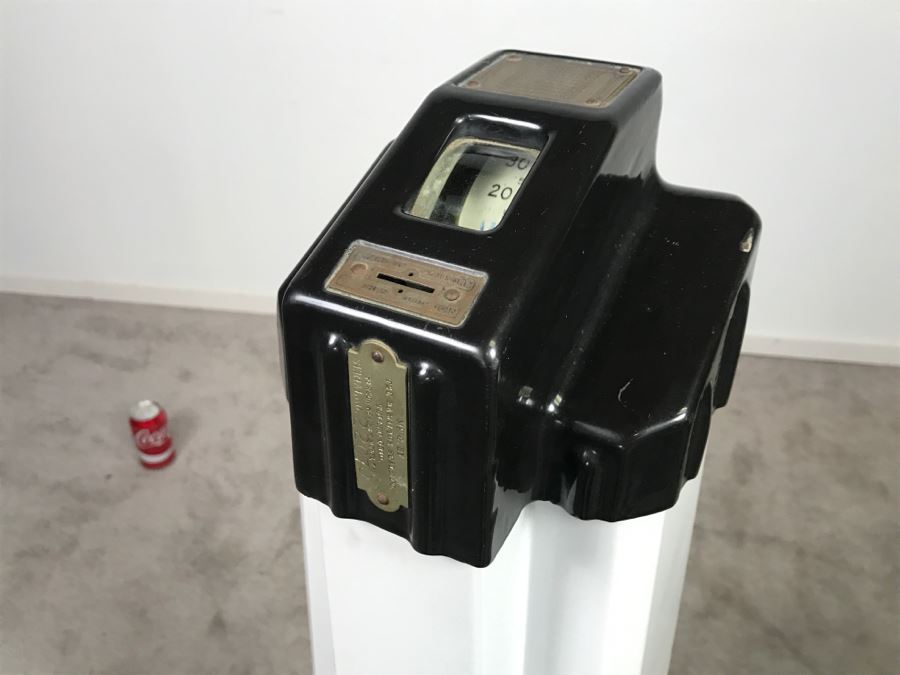 Art Deco Coin-Op Mechanical Scale By The Hamilton Scale Co Person Weigher Model P-W 41'H [Photo 20]