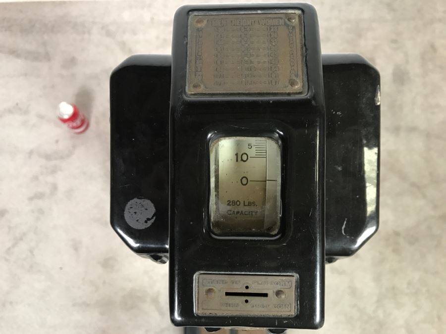 Art Deco Coin-Op Mechanical Scale By The Hamilton Scale Co Person Weigher Model P-W 41'H [Photo 11]