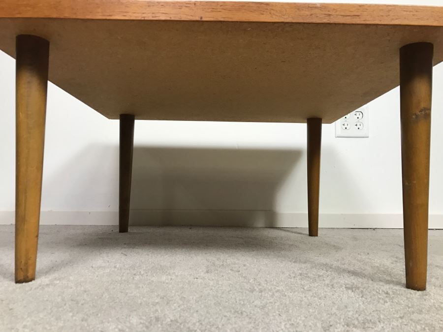Mid-Century Modern Side Table With Veenered Top [Photo 6]