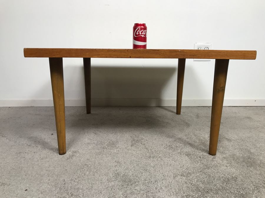 Mid-Century Modern Side Table With Veenered Top [Photo 4]