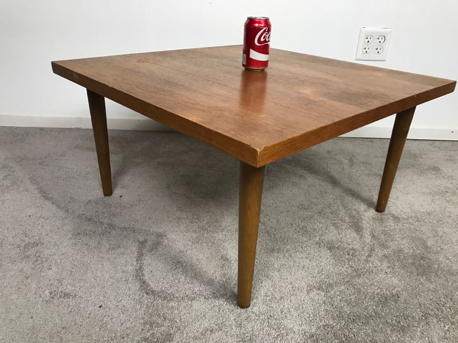 Mid-Century Modern Side Table With Veenered Top [Photo 2]