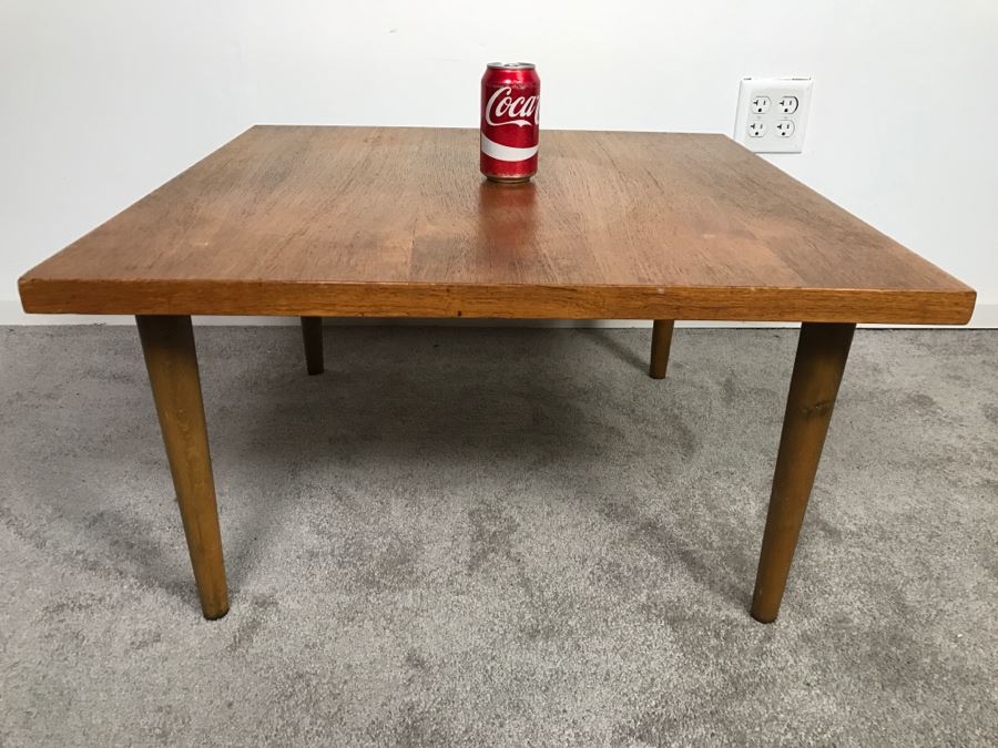 Mid-Century Modern Side Table With Veenered Top [Photo 1]