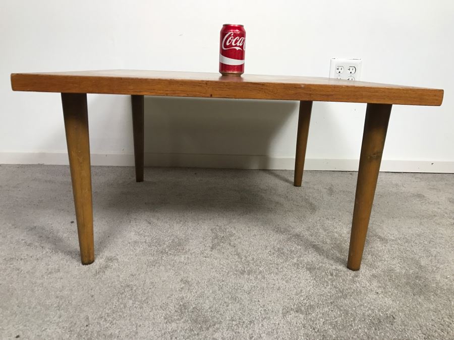 Mid-Century Modern Side Table With Veenered Top [Photo 3]