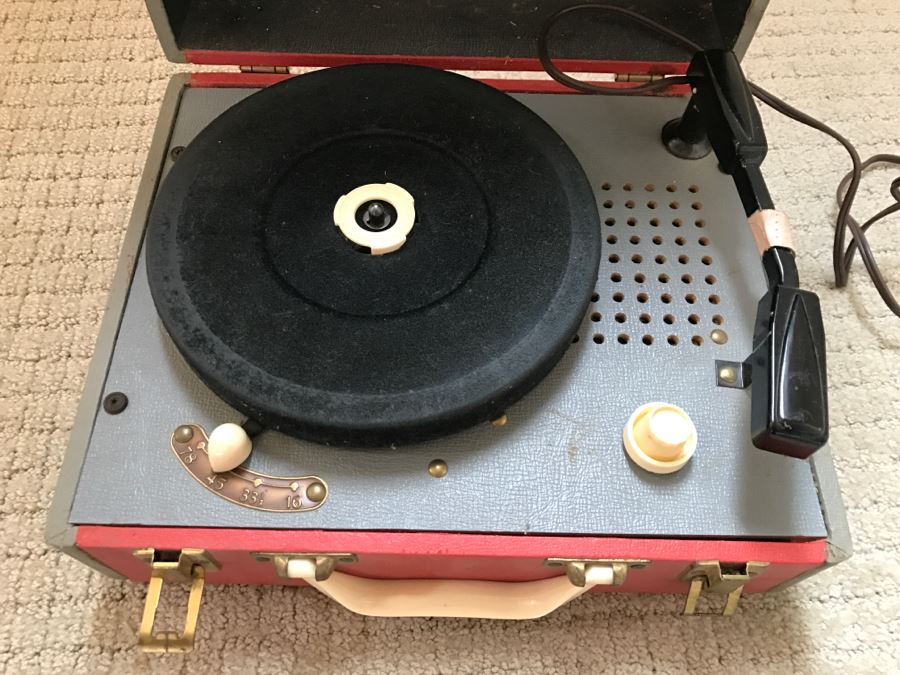 JUST ADDED - Vintage Portable Tube Record Player - Platter Rotates Speaker Hums Volume Level Low [Photo 4]