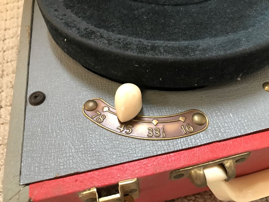 JUST ADDED - Vintage Portable Tube Record Player - Platter Rotates Speaker Hums Volume Level Low [Photo 5]