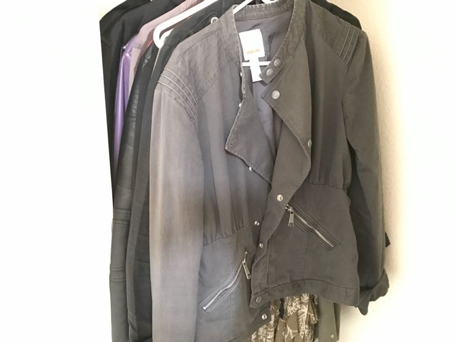 JUST ADDED - Women's Closet Jackets Size L Lot - See Photos [Photo 3]