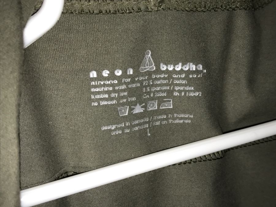 JUST ADDED - Women's Closet Jackets Size L Lot - See Photos [Photo 9]