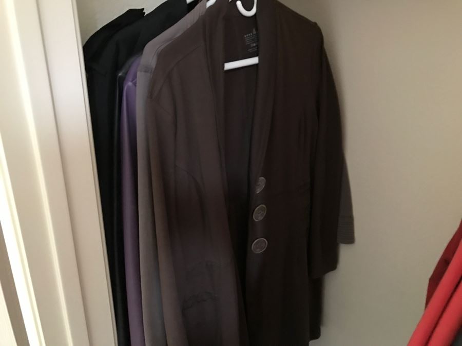 JUST ADDED - Women's Closet Jackets Size L Lot - See Photos [Photo 14]