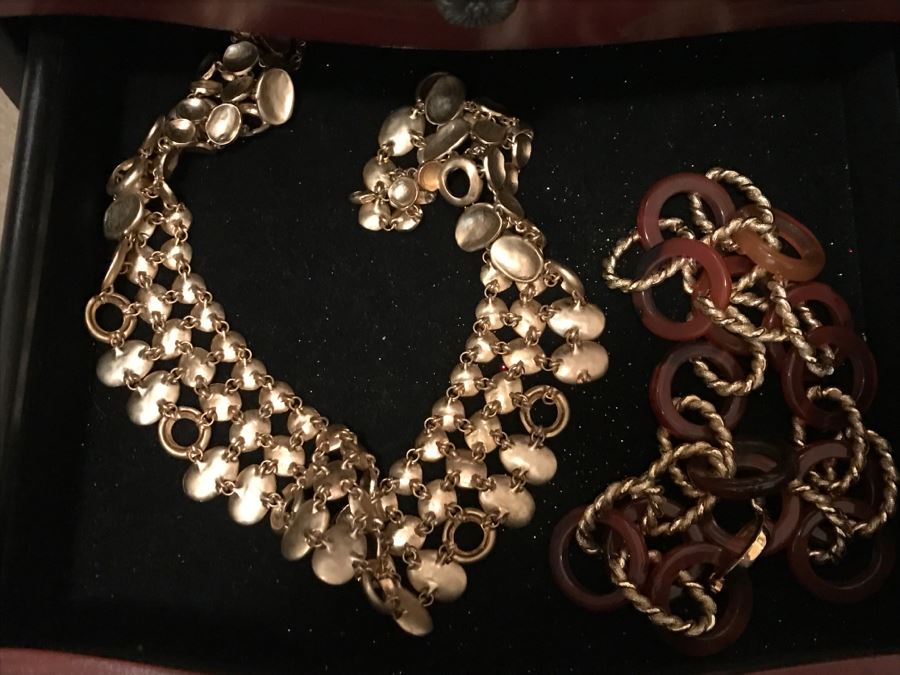 JUST ADDED - Standing Jewelry Box With Mirror And Various Jewelry Pieces - See Photos [Photo 15]