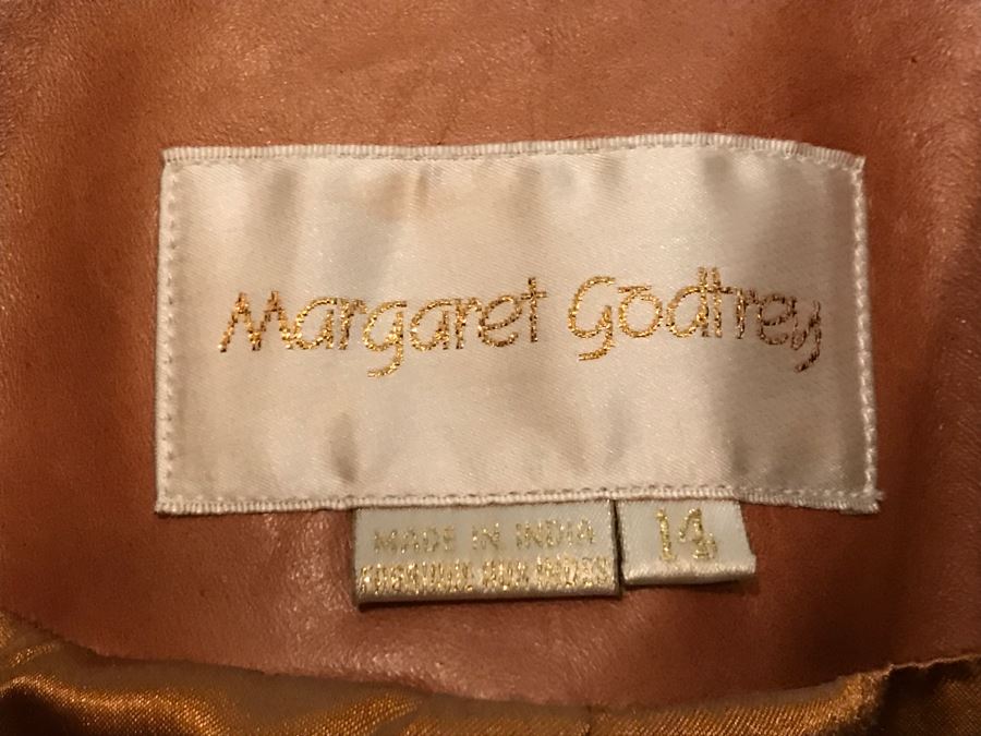 JUST ADDED - Set Of (4) Women's Leather Jackets Size L [Photo 3]