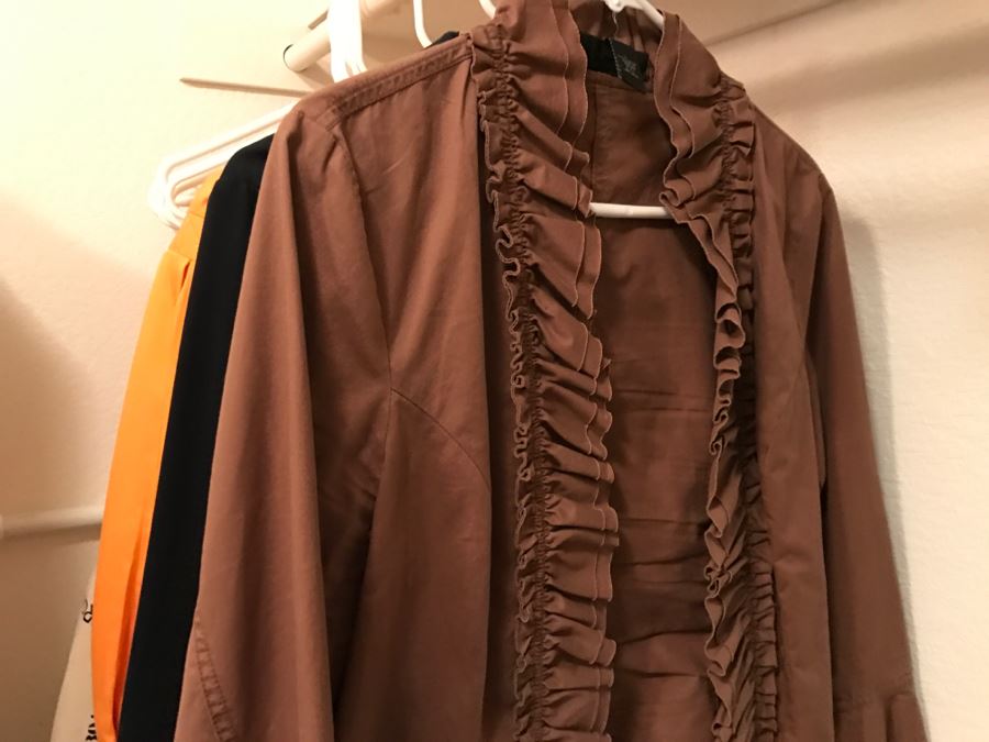 JUST ADDED - Women's Jackets Lot Size L - See Photos [Photo 28]