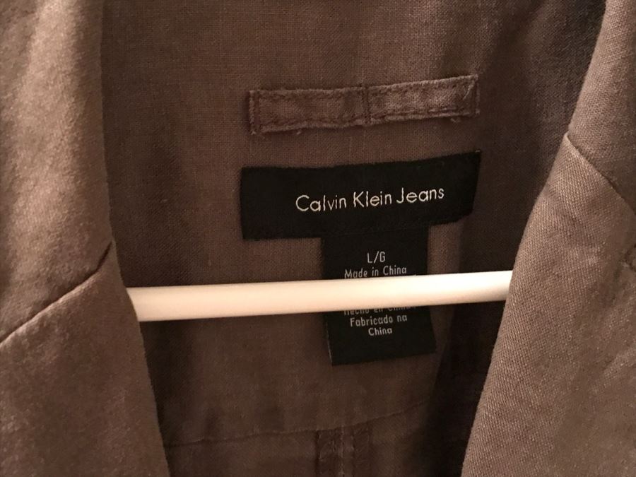 JUST ADDED - Women's Jackets Lot Size L - See Photos [Photo 3]