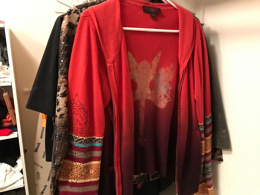 JUST ADDED - Women's Jackets Lot Size L - See Photos [Photo 12]