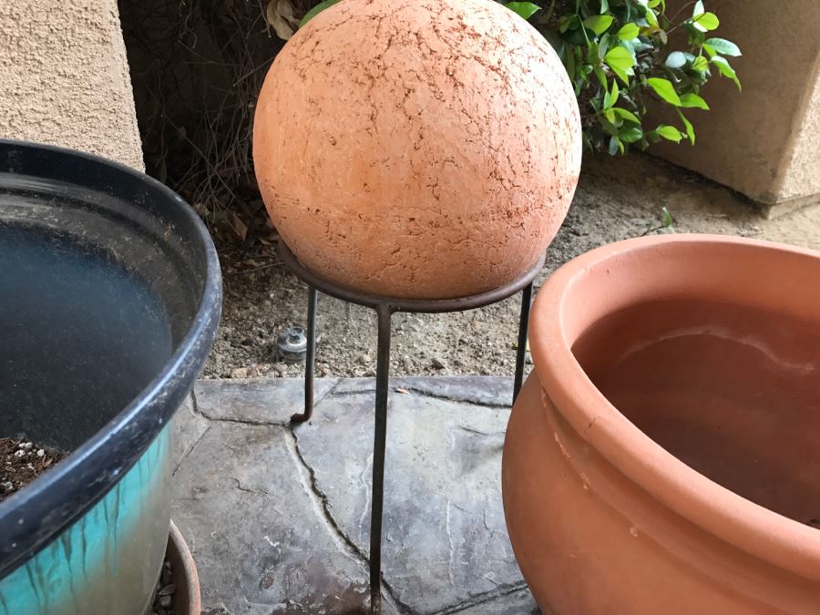 JUST ADDED - Various Outdoor Pots, Garden Decorations And Plants [Photo 13]