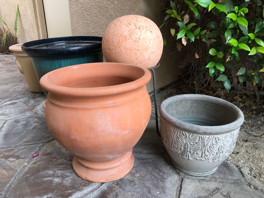 JUST ADDED - Various Outdoor Pots, Garden Decorations And Plants [Photo 6]