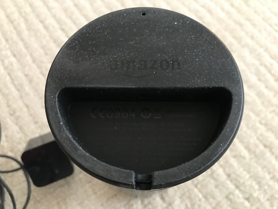 Amazon Echo - Previous Generation [Photo 3]
