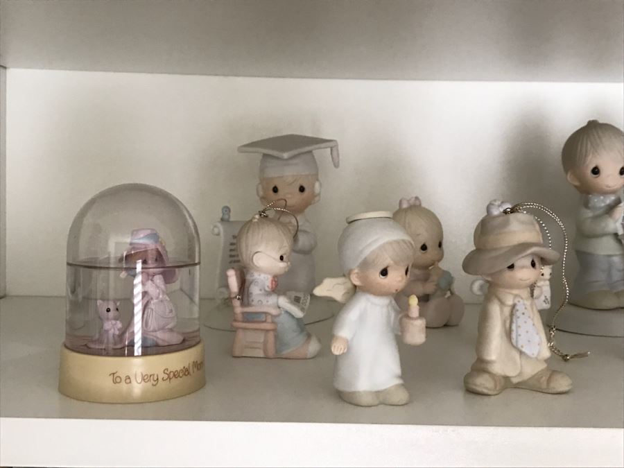 JUST ADDED - MEGA OFFICE LOT # 1 Featuring All Items On Bookshelves, Desk Top And In One Drawer With Books, Home Decor, See Details And Photos [Photo 35]