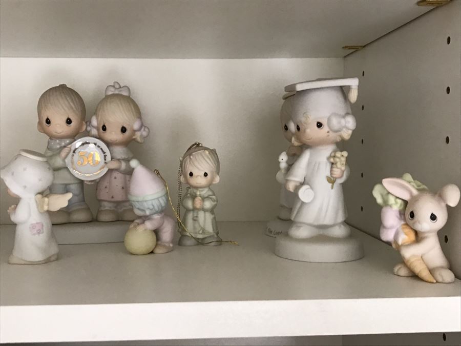 JUST ADDED - MEGA OFFICE LOT # 1 Featuring All Items On Bookshelves, Desk Top And In One Drawer With Books, Home Decor, See Details And Photos [Photo 37]