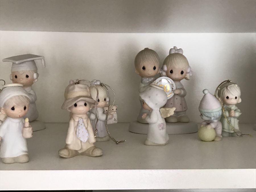 JUST ADDED - MEGA OFFICE LOT # 1 Featuring All Items On Bookshelves, Desk Top And In One Drawer With Books, Home Decor, See Details And Photos [Photo 36]