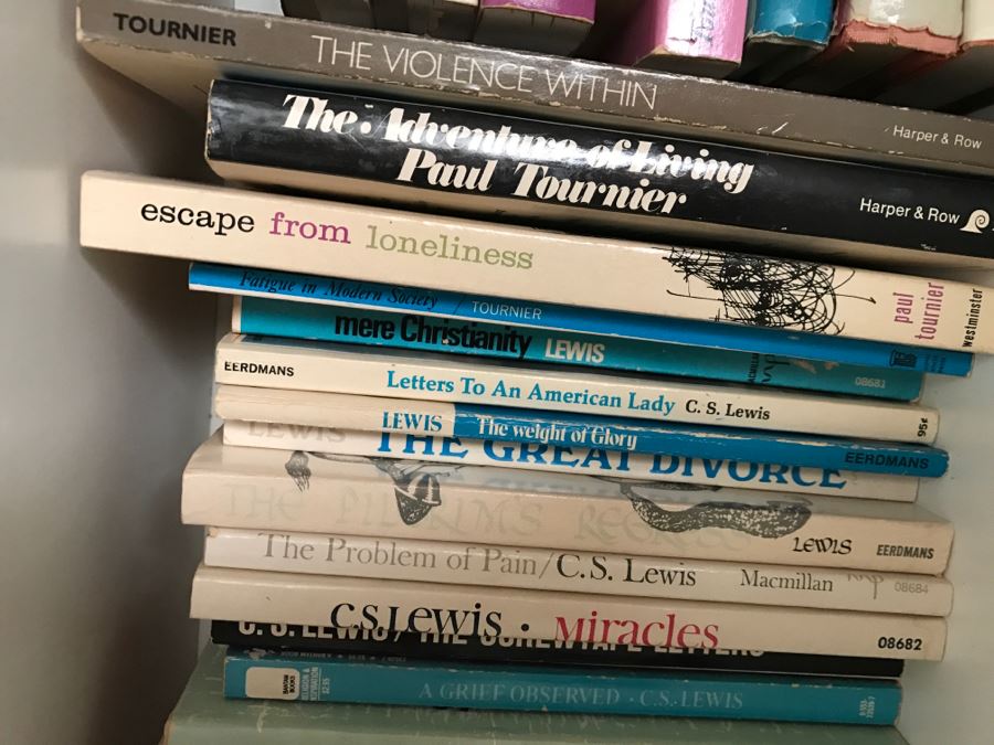 JUST ADDED - MEGA OFFICE LOT # 2 Featuring All Items On Bookshelves And Floor (Lladros) [Photo 46]