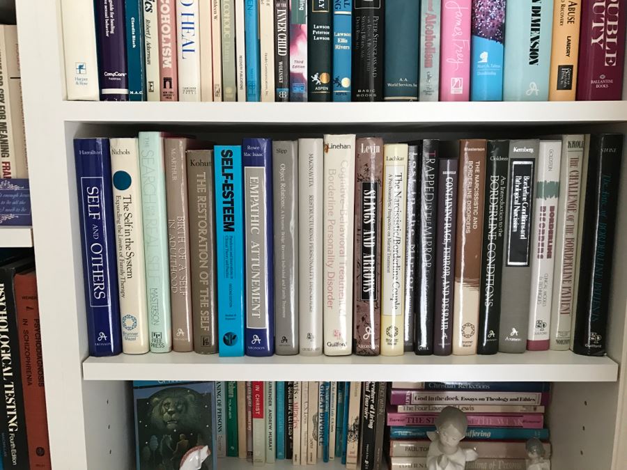 JUST ADDED - MEGA OFFICE LOT # 2 Featuring All Items On Bookshelves And Floor (Lladros) [Photo 47]