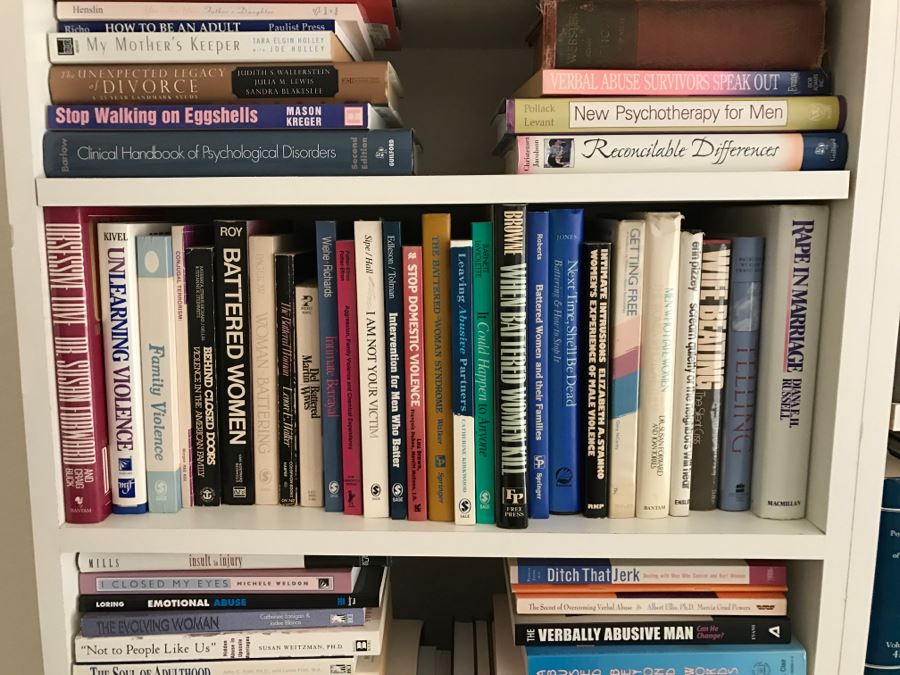 JUST ADDED - MEGA OFFICE LOT # 2 Featuring All Items On Bookshelves And Floor (Lladros) [Photo 7]