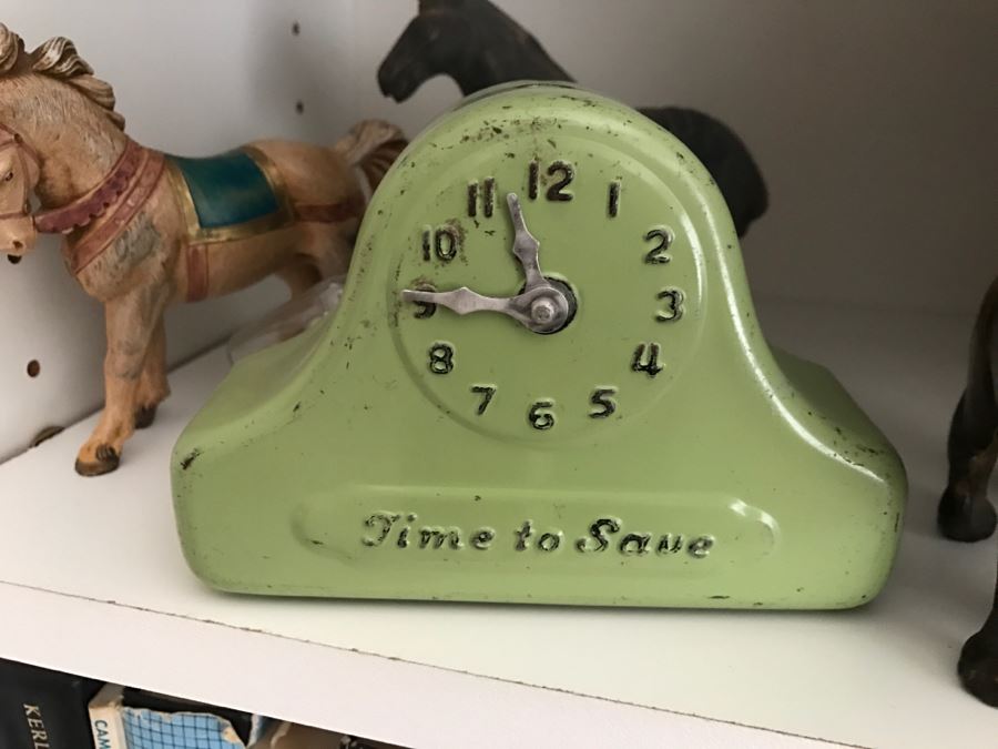 JUST ADDED - MEGA OFFICE LOT # 2 Featuring All Items On Bookshelves And Floor (Lladros) [Photo 15]