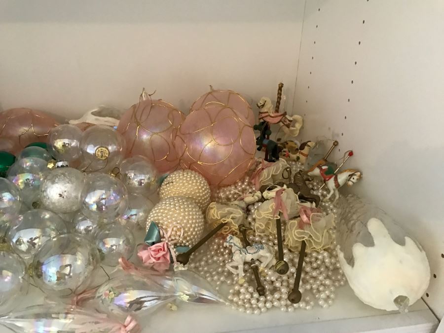 JUST ADDED - Large Home Decor Decoration Lot #2 With Nice Christmas Decorations - See Photos [Photo 13]