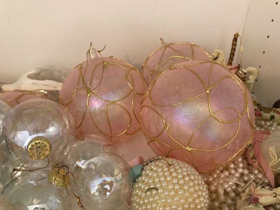 JUST ADDED - Large Home Decor Decoration Lot #2 With Nice Christmas Decorations - See Photos [Photo 16]