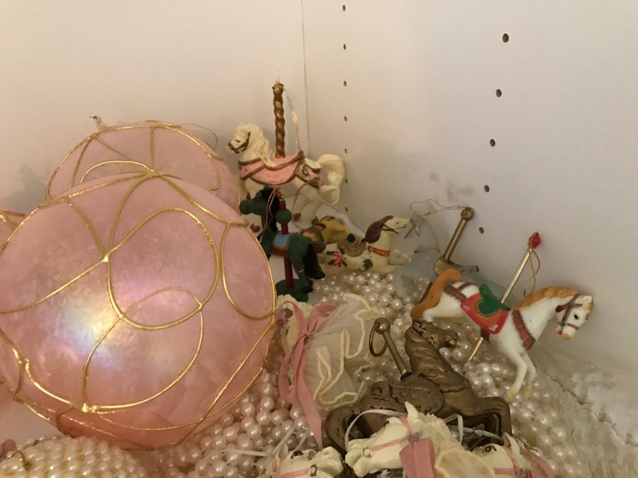 JUST ADDED - Large Home Decor Decoration Lot #2 With Nice Christmas Decorations - See Photos [Photo 15]