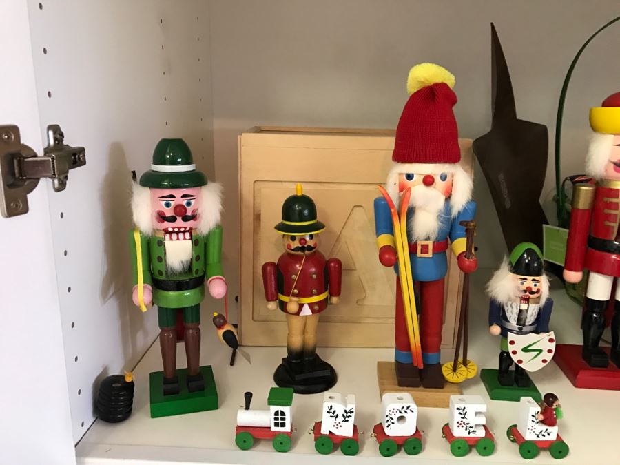 JUST ADDED - Large Home Decor Decoration Lot #3 With Nutcracker Collection And Violin - See Photos [Photo 10]