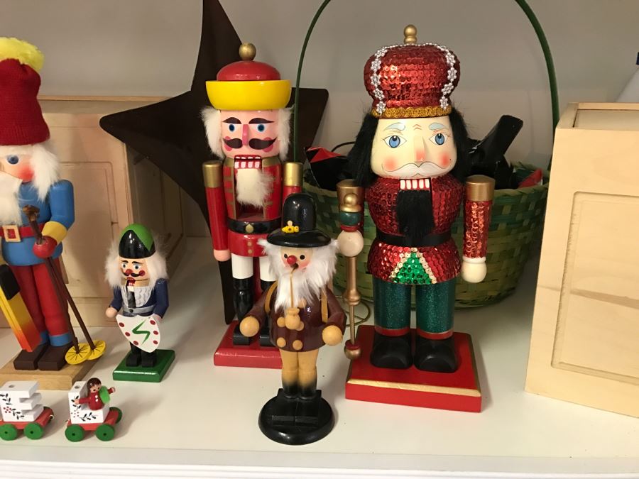 JUST ADDED - Large Home Decor Decoration Lot #3 With Nutcracker Collection And Violin - See Photos [Photo 6]